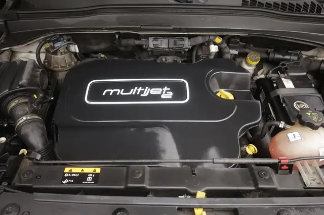 Jeep Renegade view 20