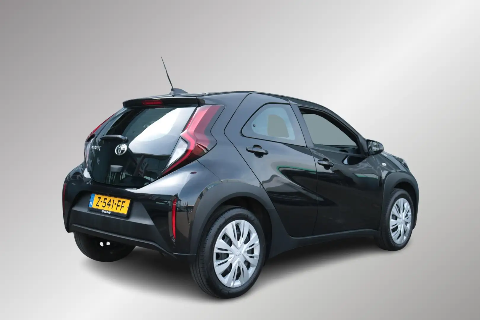 Toyota Aygo X 1.0 VVT-i MT Play, Apple carplay, Android auto, Ai Noir - 2