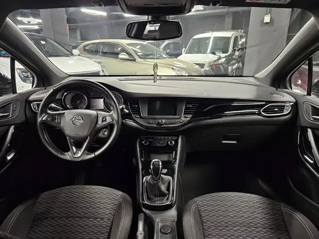 Opel Astra view 10