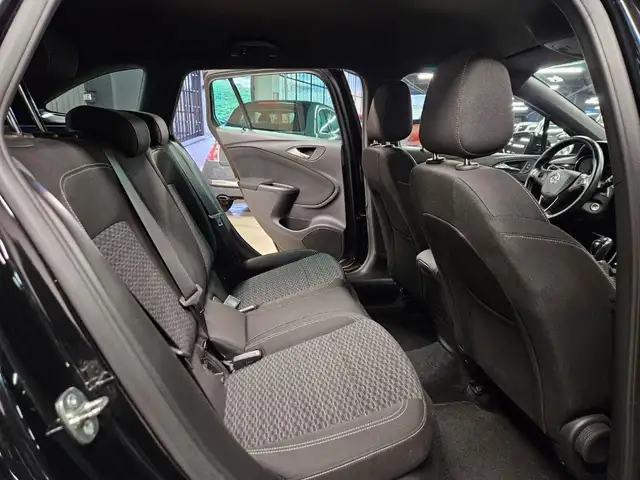 Opel Astra view 13