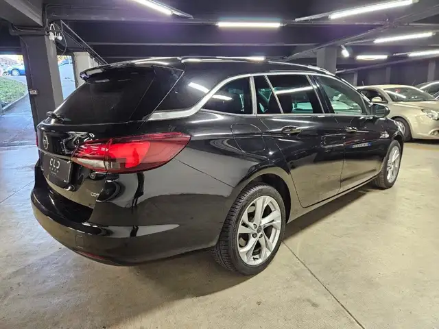 Opel Astra view 5