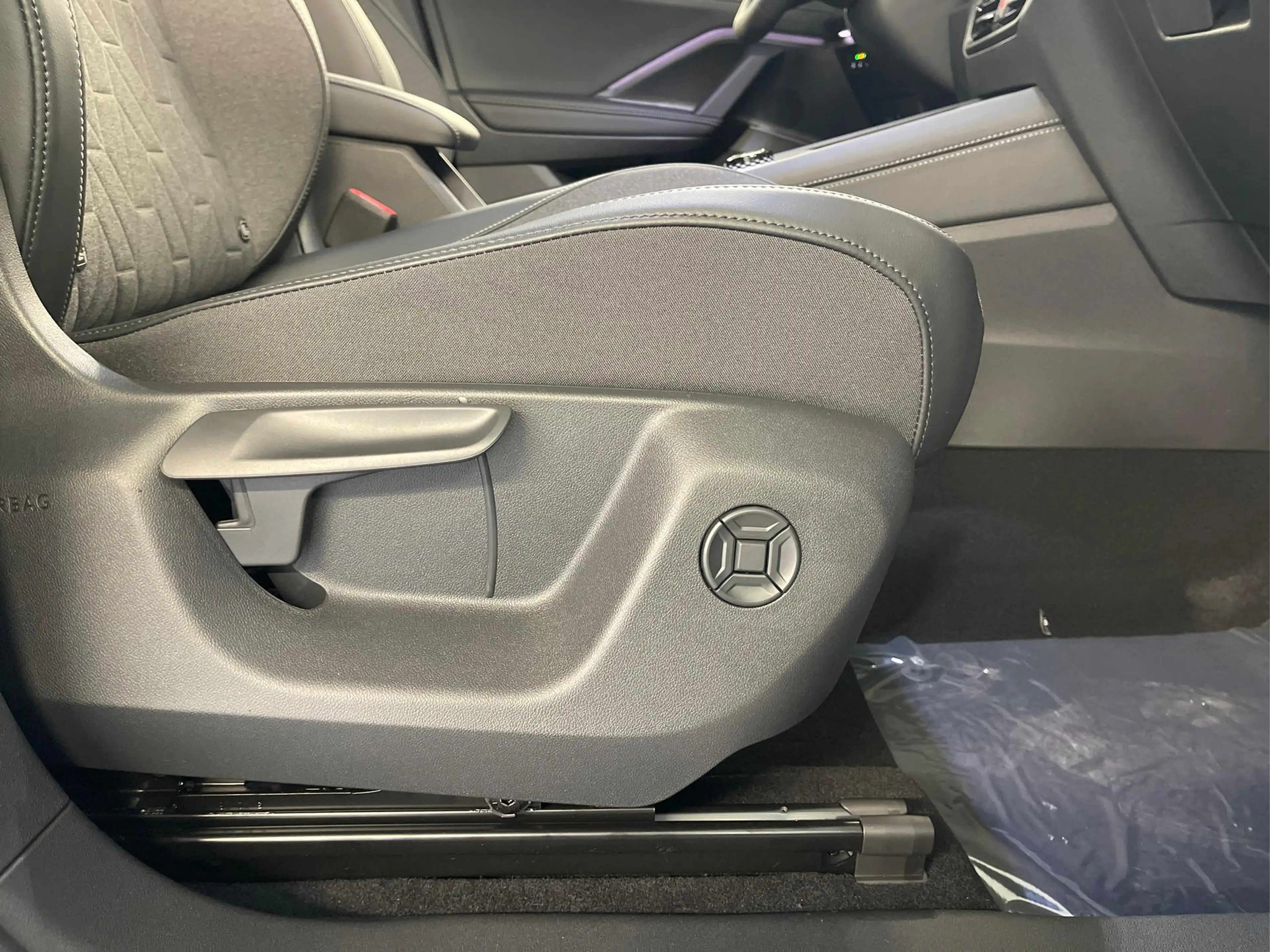 Volkswagen Tayron LIFE 150PS TDI DSG AHK+7-Sitze+360°+eHeck+Ambie... — photo 16