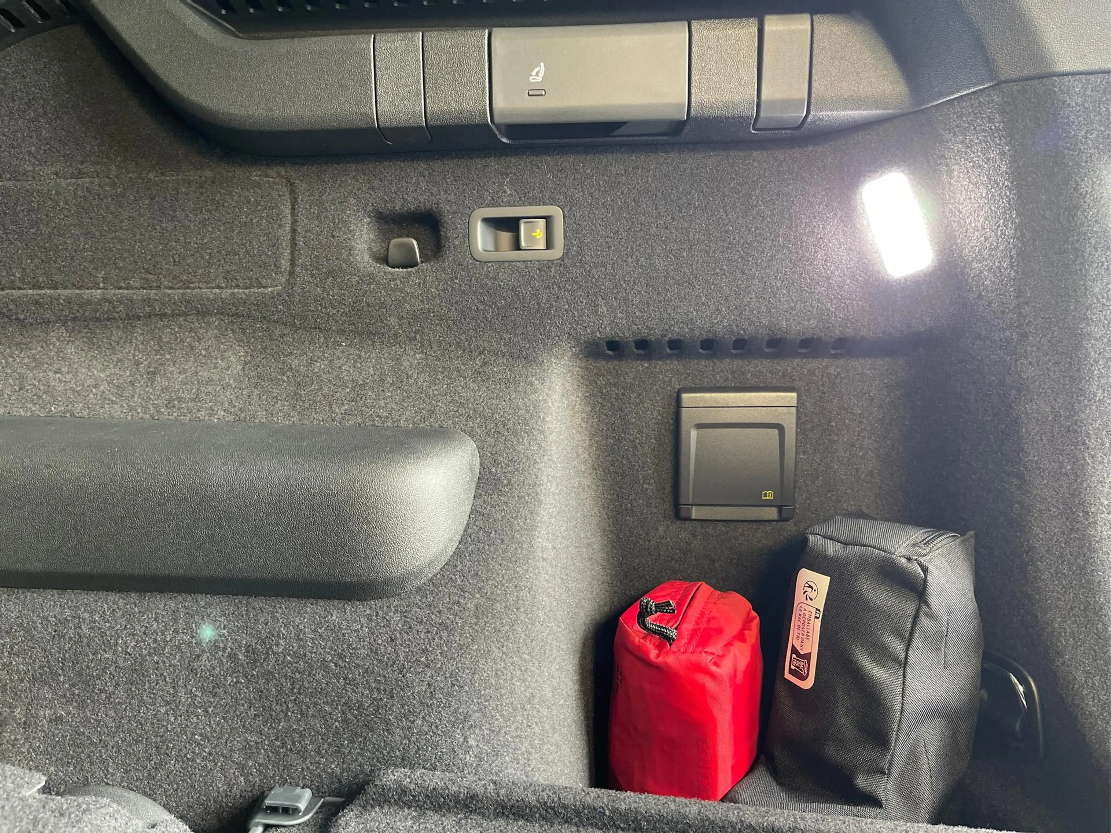 Volkswagen Tayron LIFE 150PS TDI DSG AHK+7-Sitze+360°+eHeck+Ambie... — photo 21