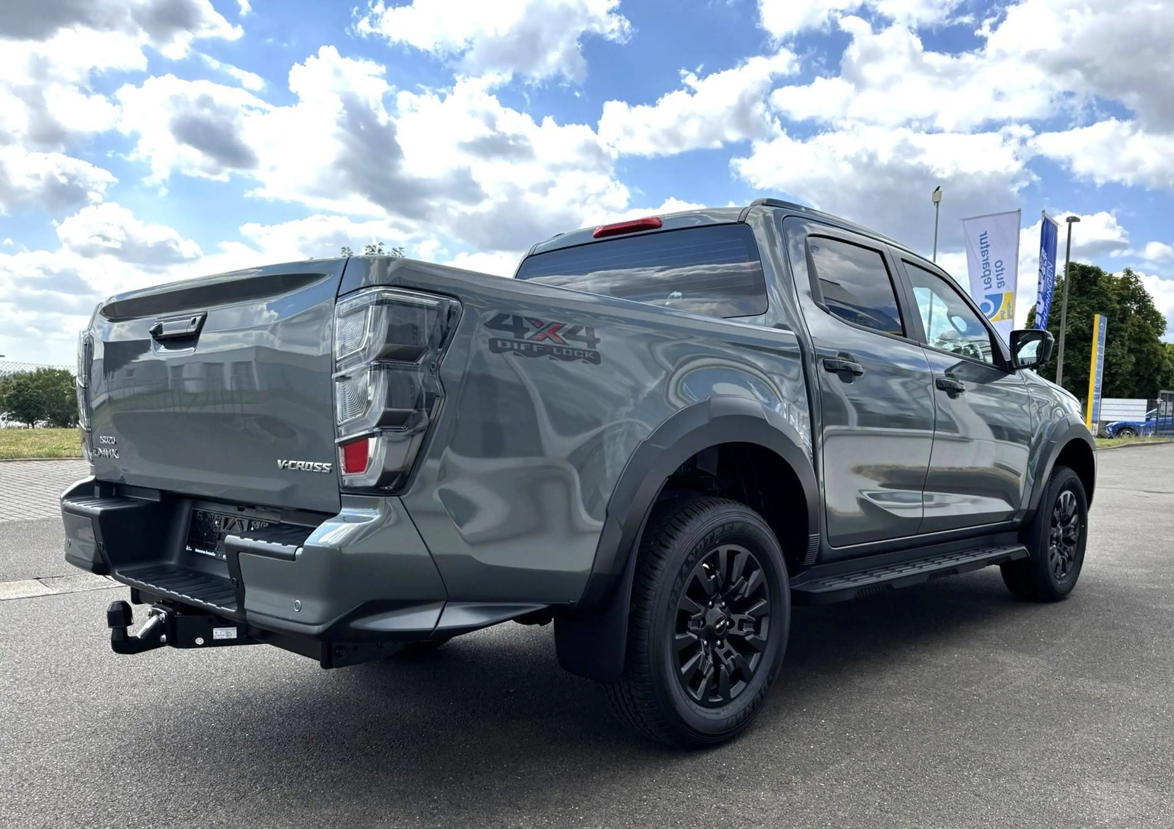 Isuzu D-Max 2026 V-Cross 2,2L AT 4X4 Rough Terrain Mode Inishmore Green — photo 7