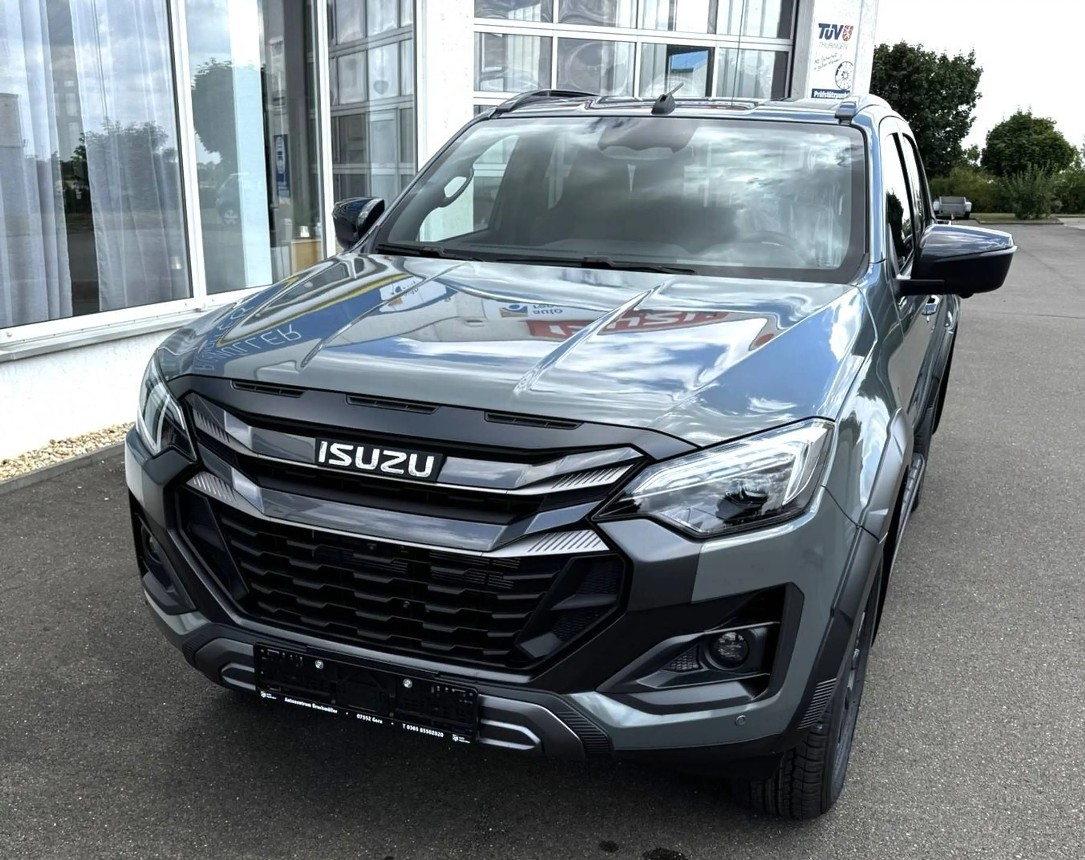 Isuzu D-Max 2026 V-Cross 2,2L AT 4X4 Rough Terrain Mode Inishmore Green — photo 4