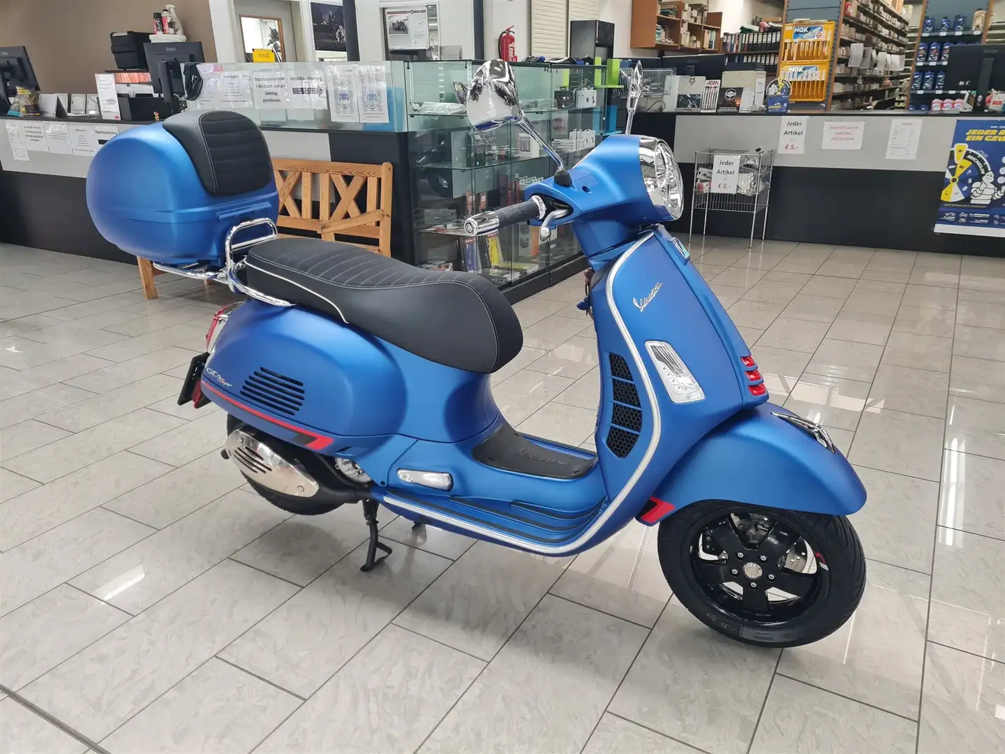 Vespa GTS 300 Blau - 1