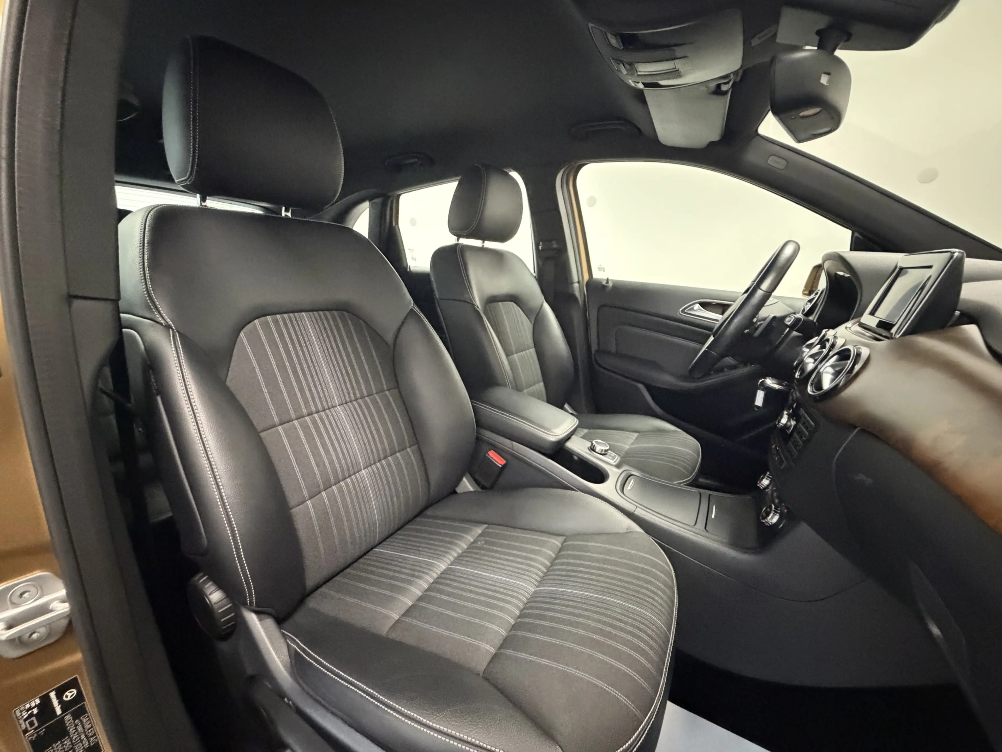 Mercedes-Benz B 200 BlueEff. Automatik Einparkhilfe Navi — photo 11