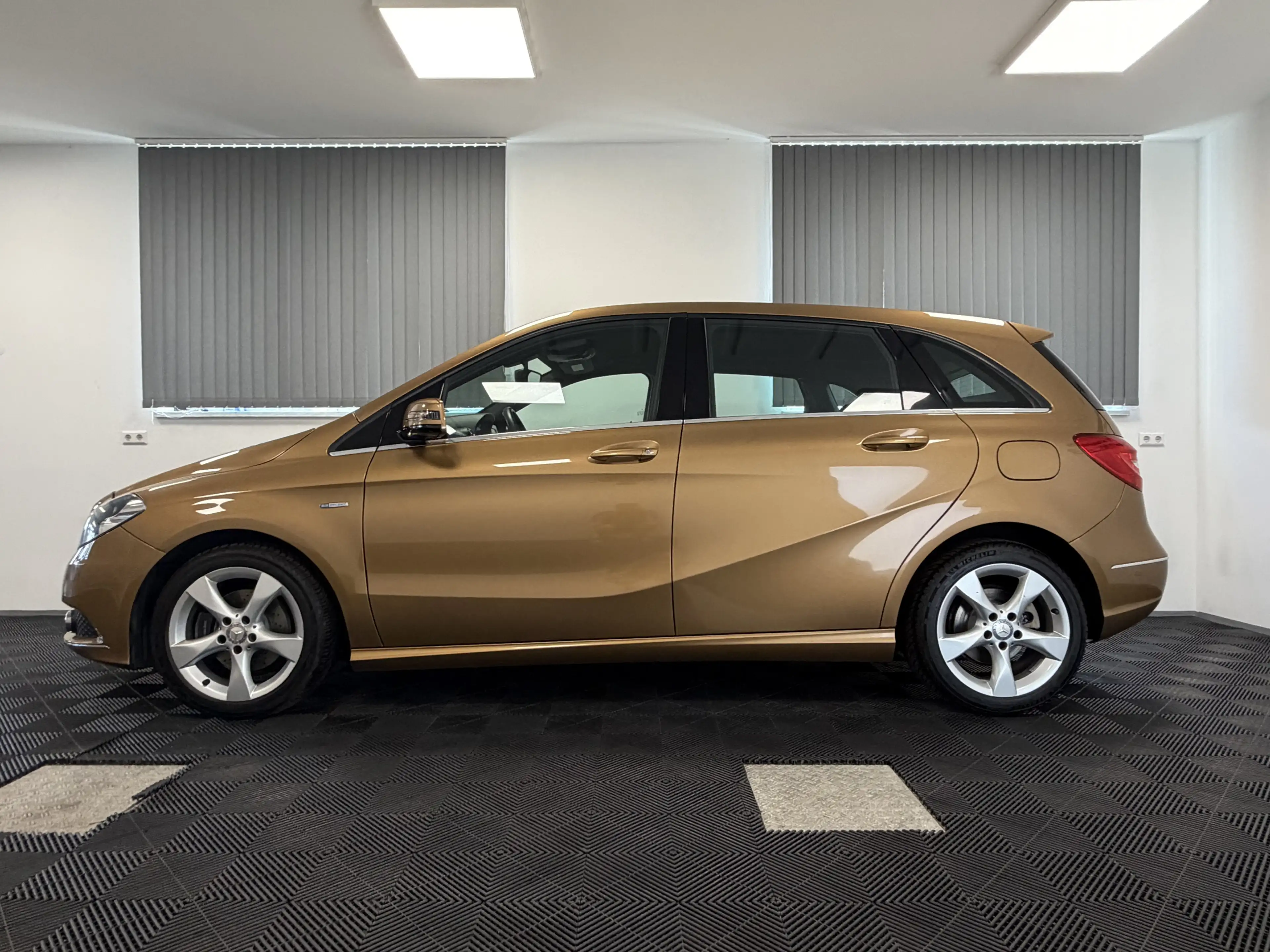 Mercedes-Benz B 200 BlueEff. Automatik Einparkhilfe Navi — photo 5