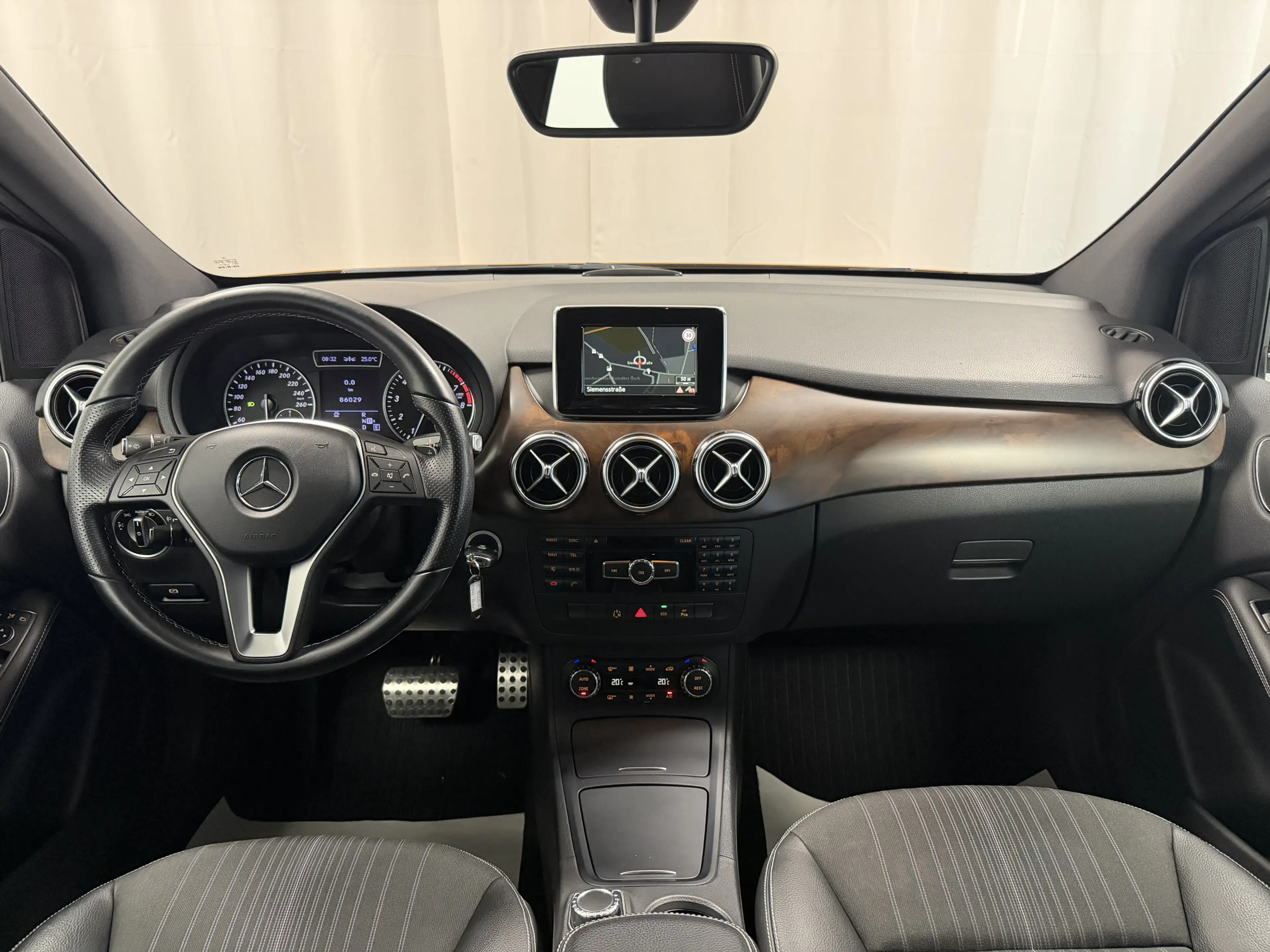 Mercedes-Benz B 200 BlueEff. Automatik Einparkhilfe Navi — photo 12