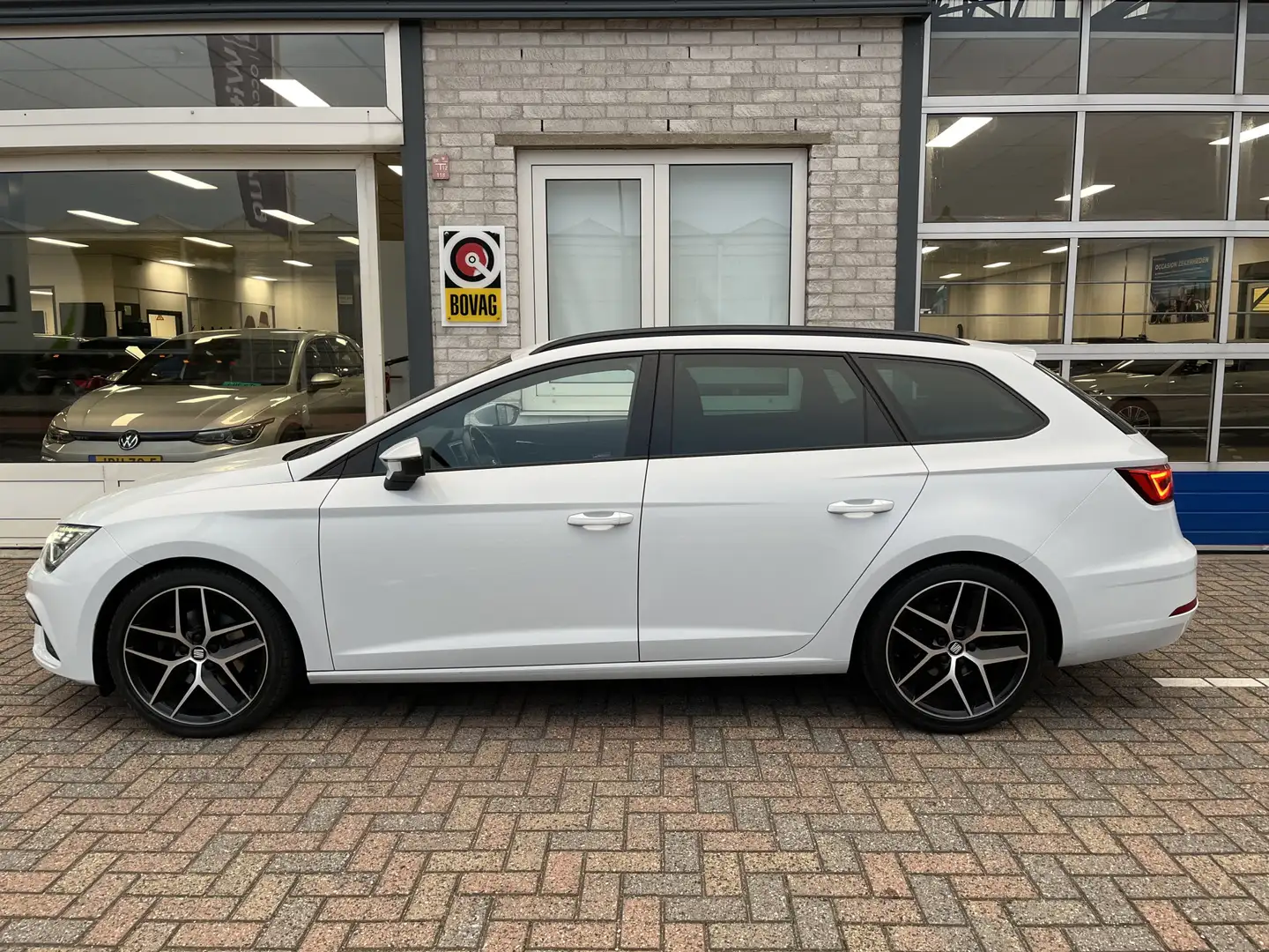 SEAT Leon ST 1.5 TSI FR Ultimate Edition / DIGITAL DASH/ BEA Blanc - 2