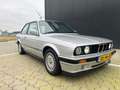 BMW 318 i srebrna - thumbnail 2