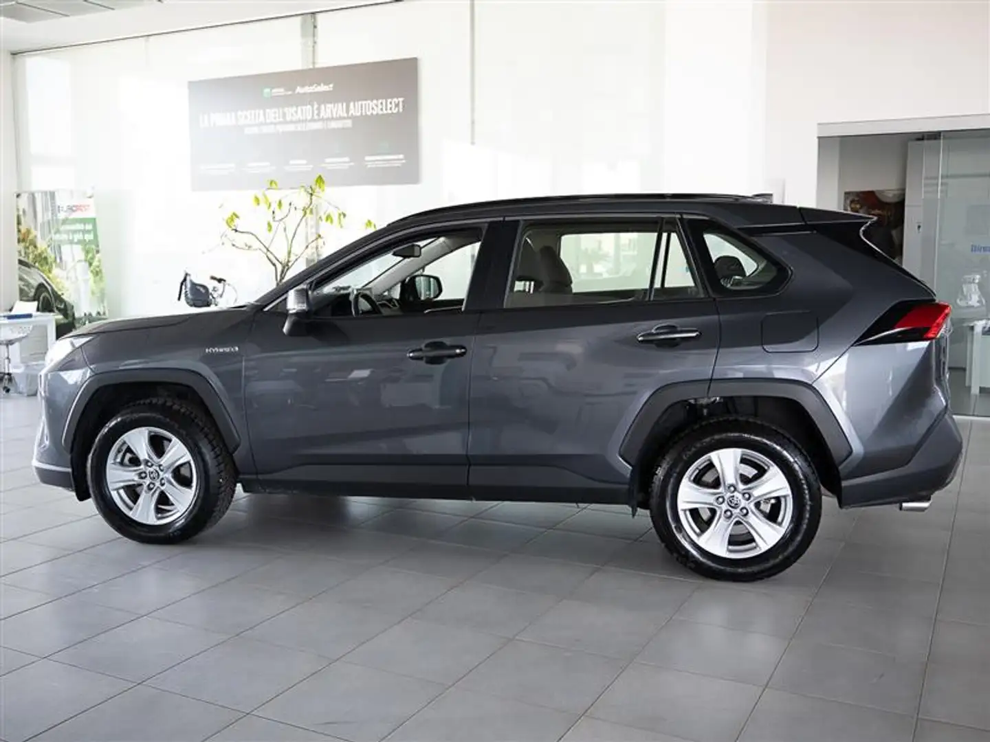 Toyota RAV 4 RAV4 Hybrid 4x4 Active 178Cv 36 mesi garanzia Grigio - 2
