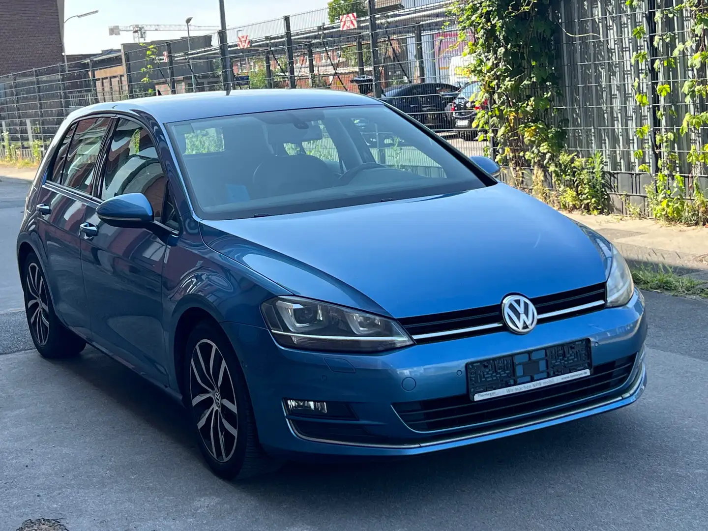 Volkswagen Golf Highline BMT*1.4 L *AUTOMATIK*SCHECKHEFT GEPFLEGT* Bleu - 1