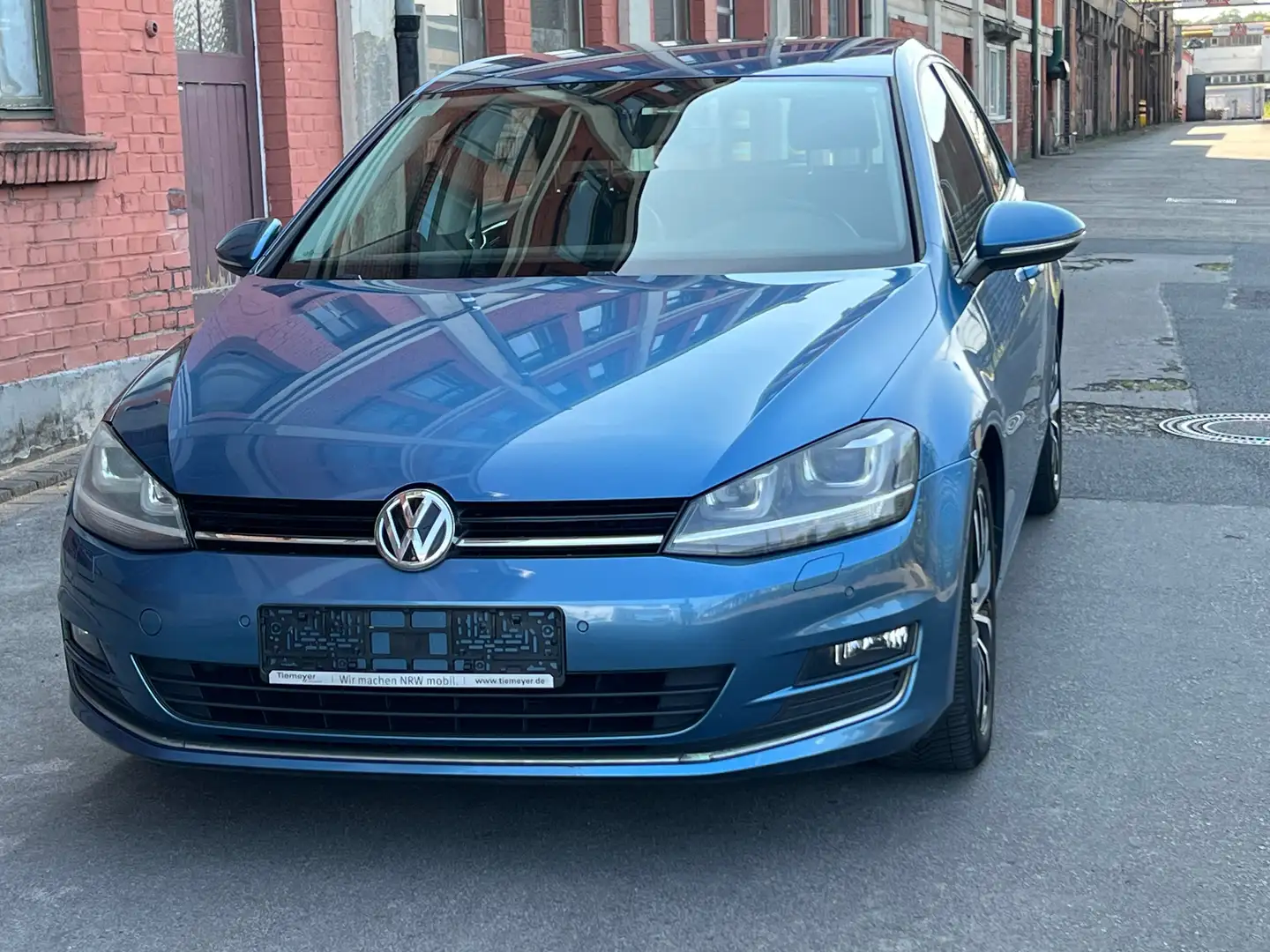 Volkswagen Golf Highline BMT*1.4 L *AUTOMATIK*SCHECKHEFT GEPFLEGT* Bleu - 2