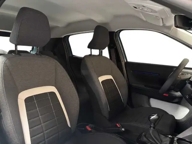 Citroen C3 view 16