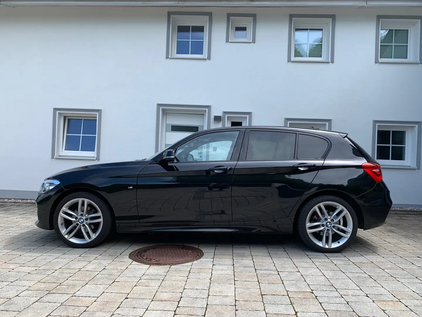 BMW 118 118d xDrive M Sport, 1A Garagenwagen, MEGA VOLL Schwarz - 1