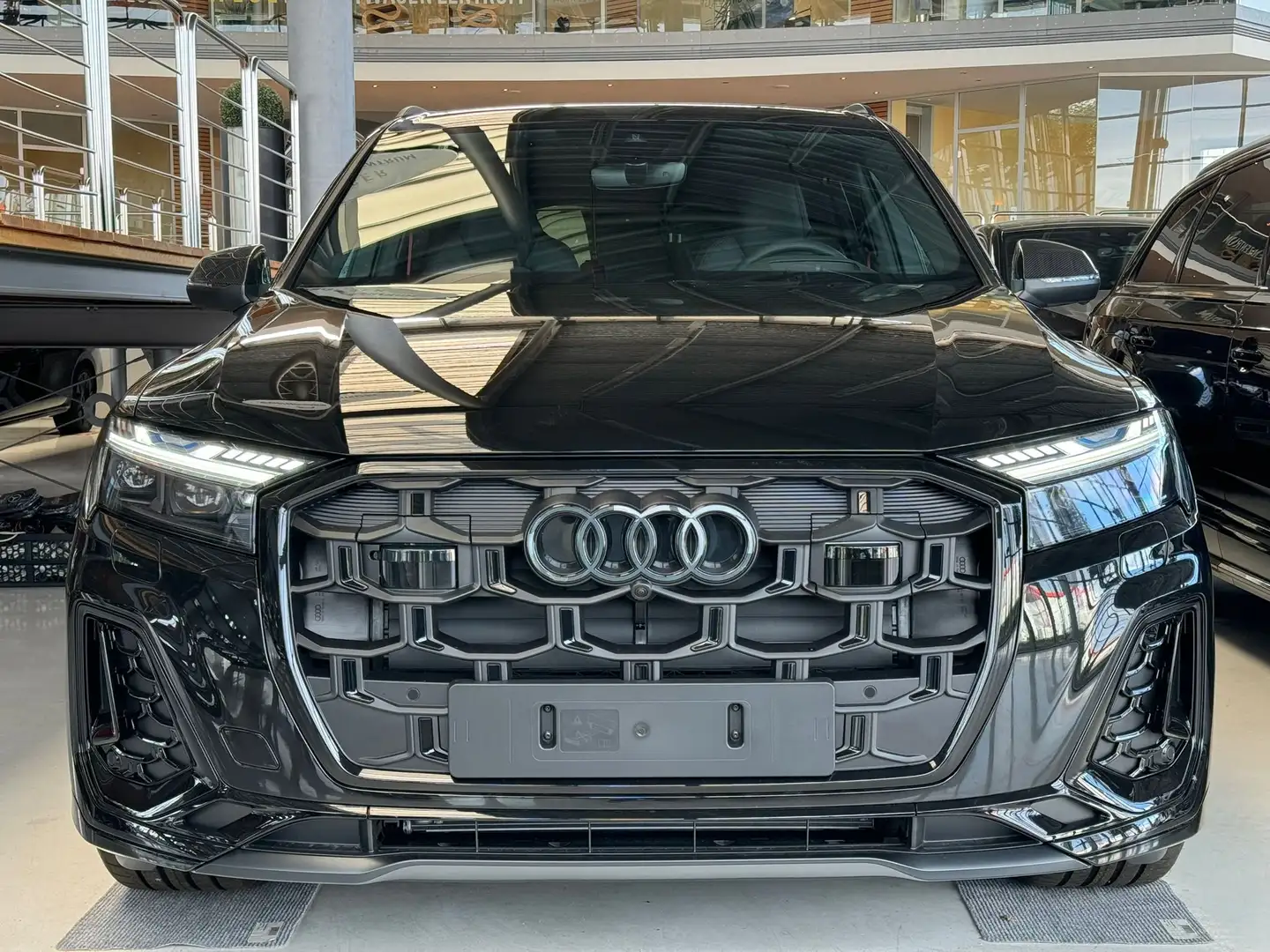 Audi Q7 50 TDI Quattro SLine Allradlenkung/7Seats/22' Negro - 2