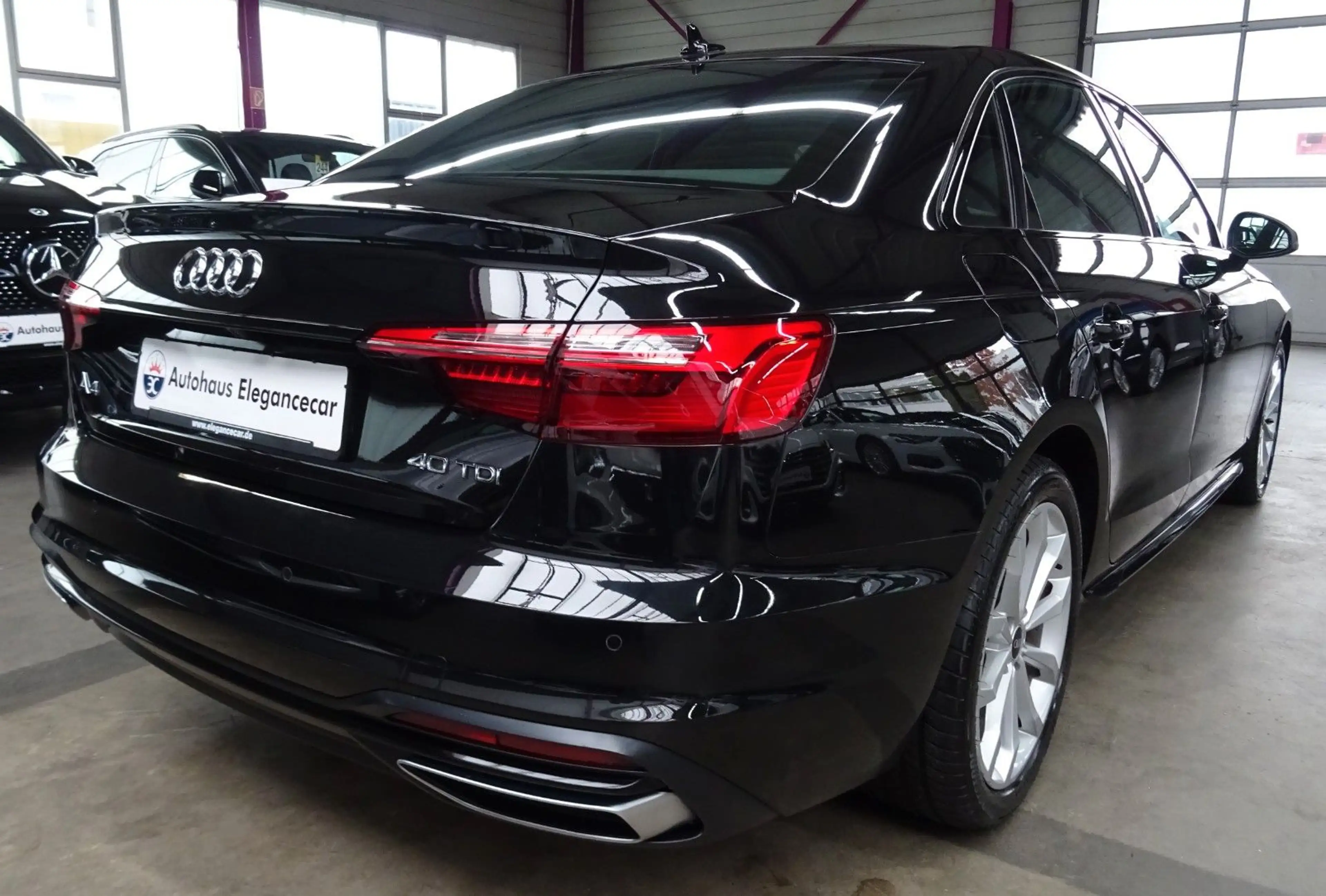 Audi A4 40 2.0 TDI*OPTIK PAKET*AUDI ANSCHLUßGARANTIE — photo 4