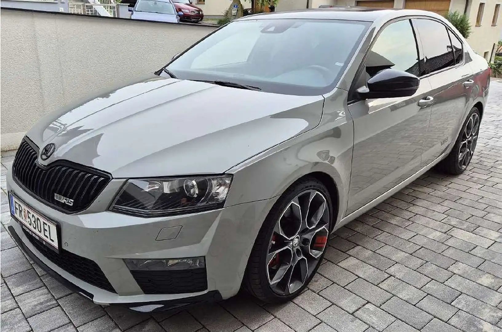 Skoda Octavia Octavia RS 2,0 TSI Green tec Green Grau - 1