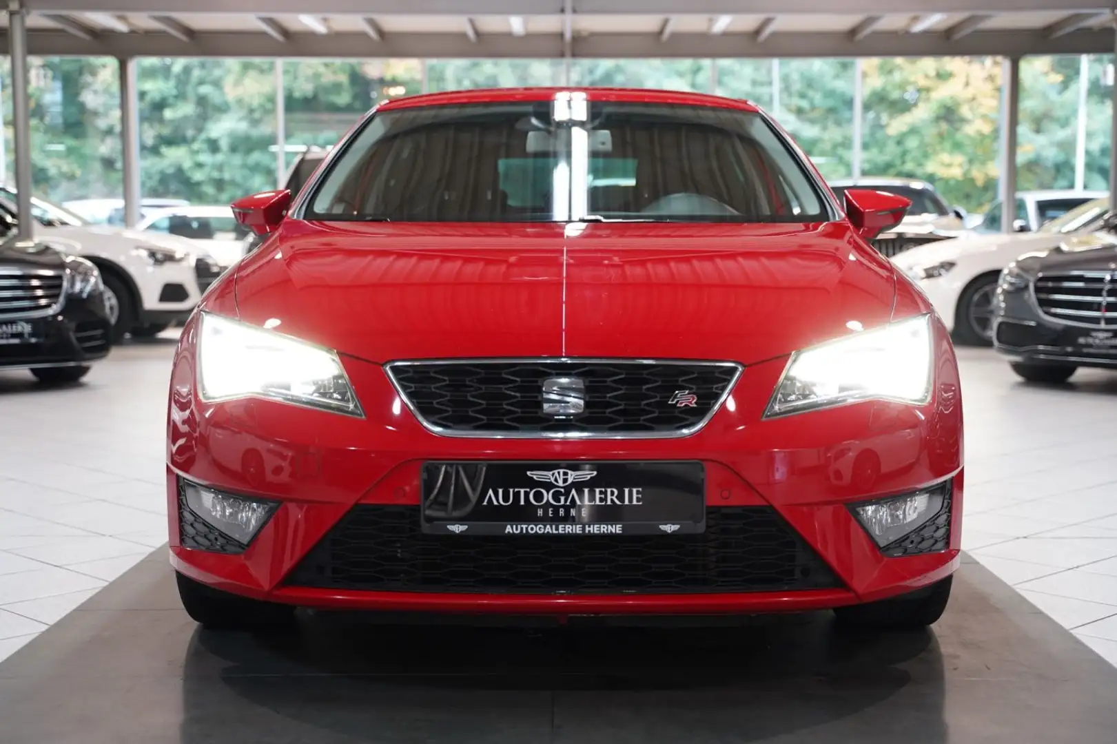 SEAT Leon 1.8 TSI FR LINE*AUTOMATIK*LEDER*NAVI*LED* Rouge - 2