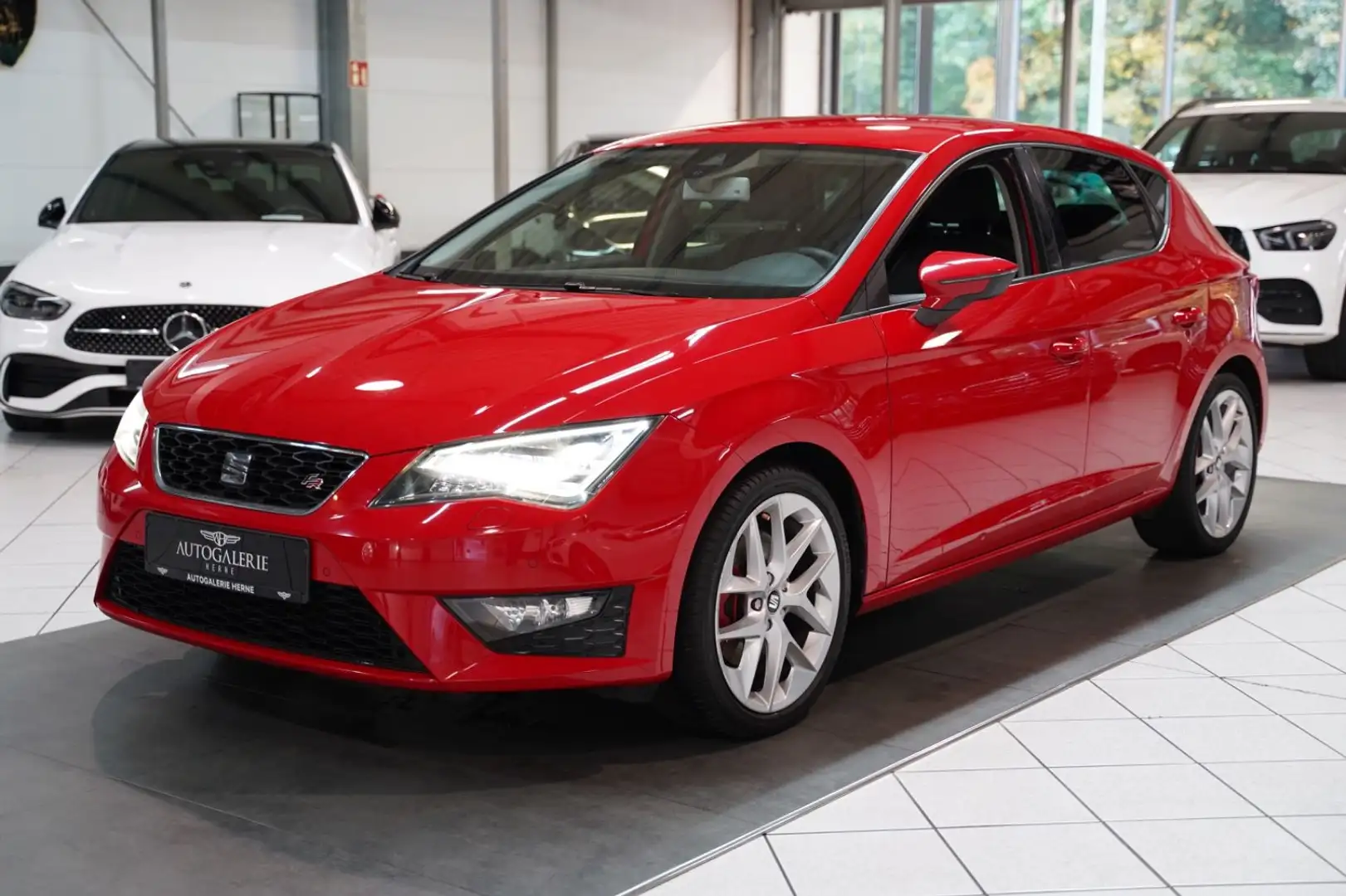 SEAT Leon 1.8 TSI FR LINE*AUTOMATIK*LEDER*NAVI*LED* Rouge - 1