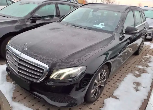 Mercedes-Benz E 300 de ELEGANCE LEDER CAM COMAND LED E.HKL EAHK