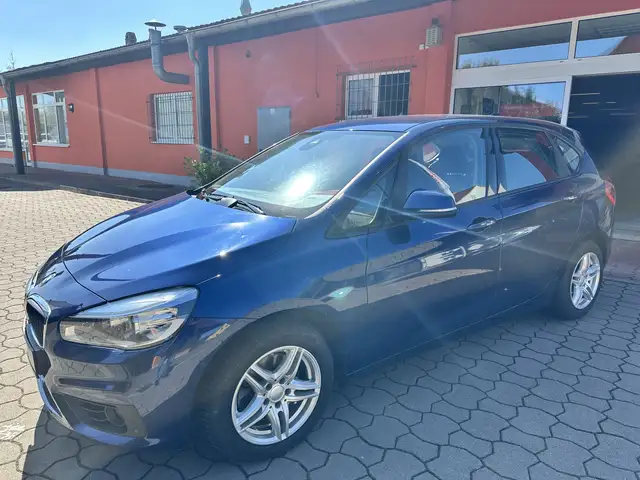 BMW 2 Series view 3