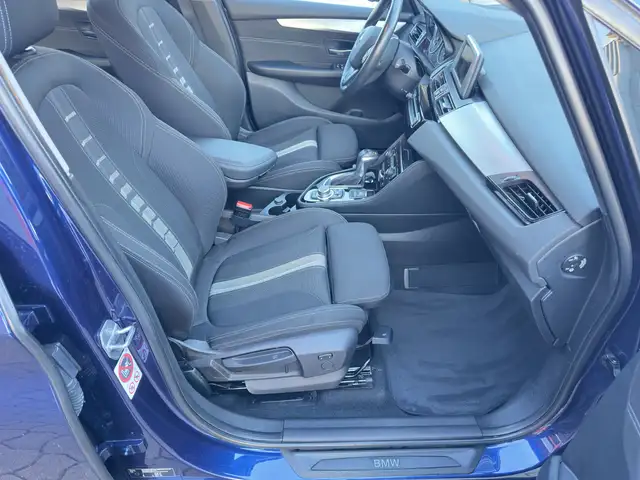 BMW 2 Series view 11