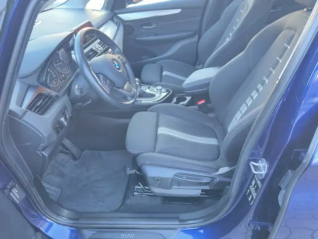 BMW 2 Series view 10