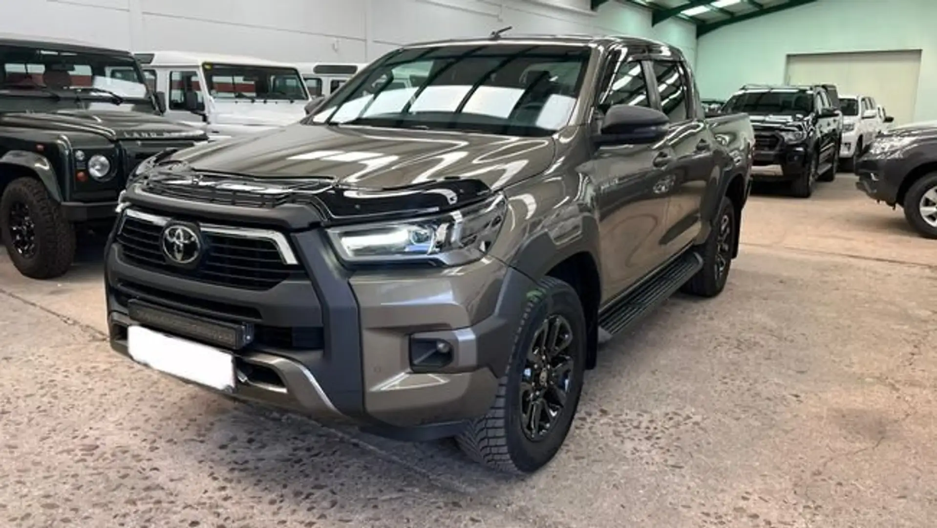 Toyota Hilux 2.8 D4D C. Doble Invincible AT Verde - 1