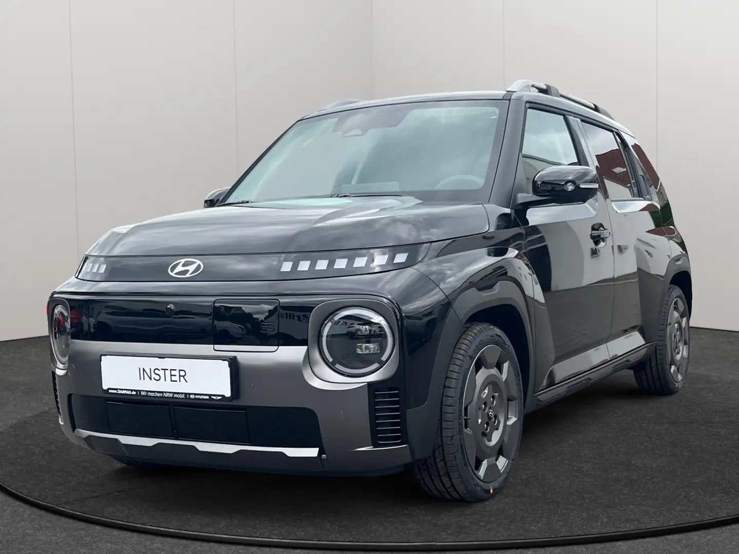 Hyundai Inster INSTER Elektro Cross 49 kWh Assistenz/Effizienz Zwart - 1