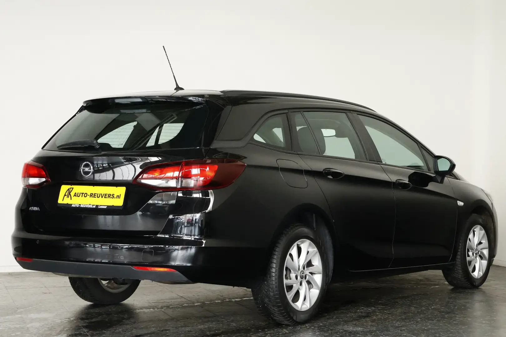 Opel Astra Sports Tourer 1.2 Edition / CarPlay / Cruisecontro Black - 2