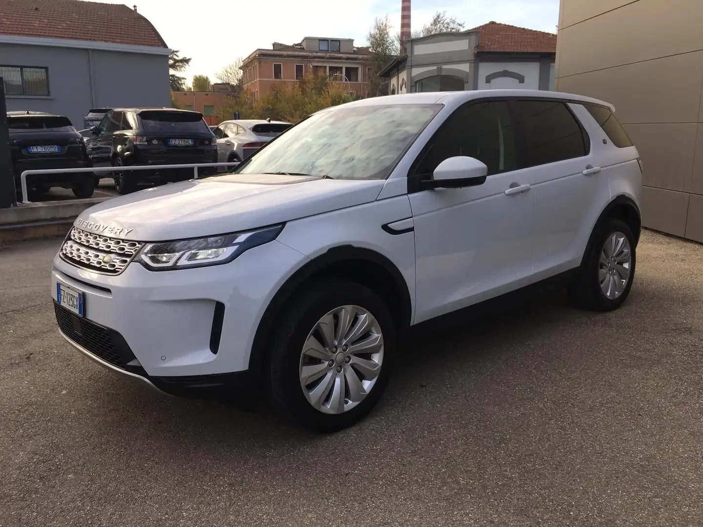 Land Rover Discovery Sport Discovery Sport 2.0d td4 mhev S awd 180cv auto Bianco - 1