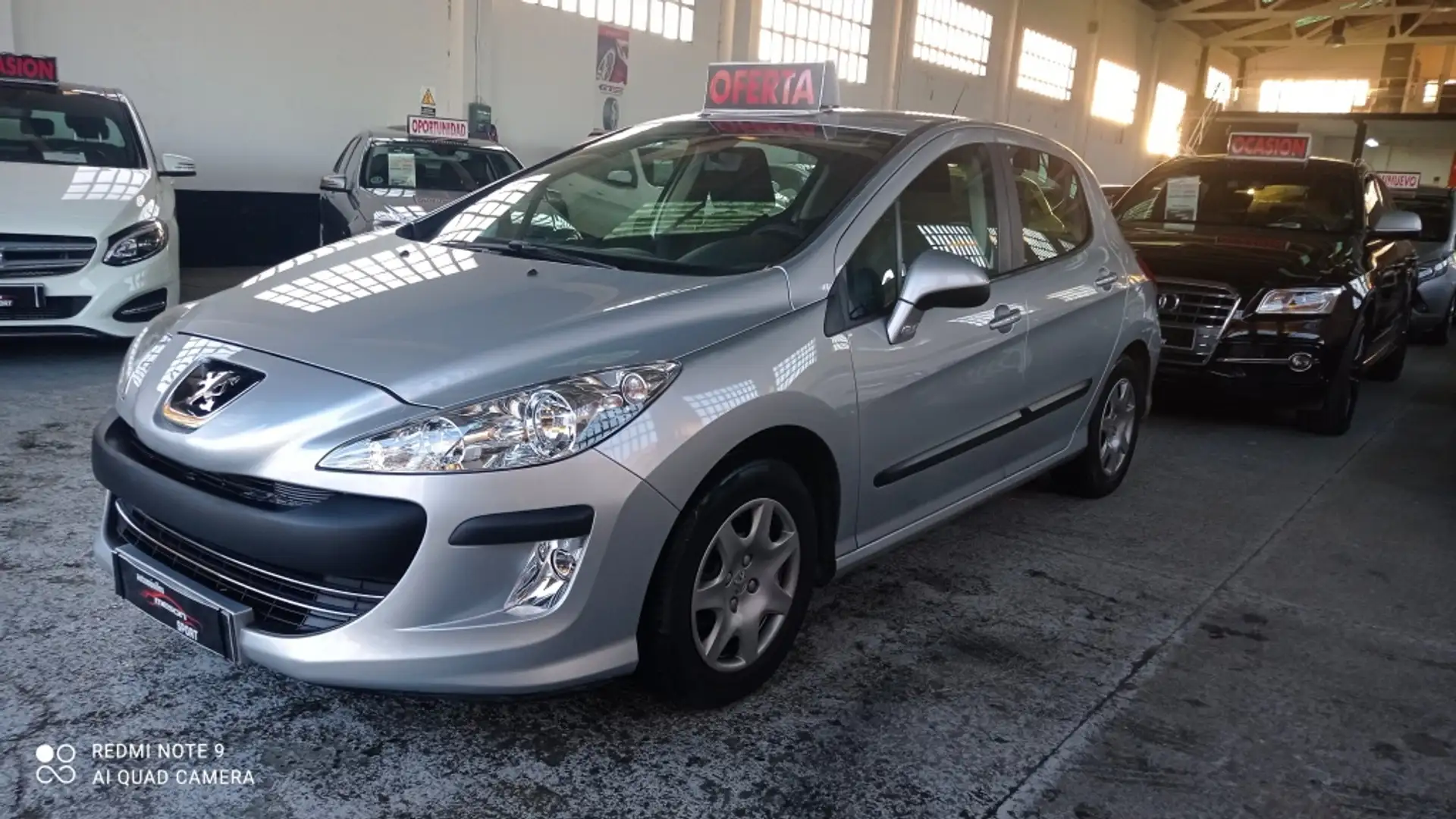 Peugeot 308 1.6e-HDI Blue Lion FAP Allure Gris - 2