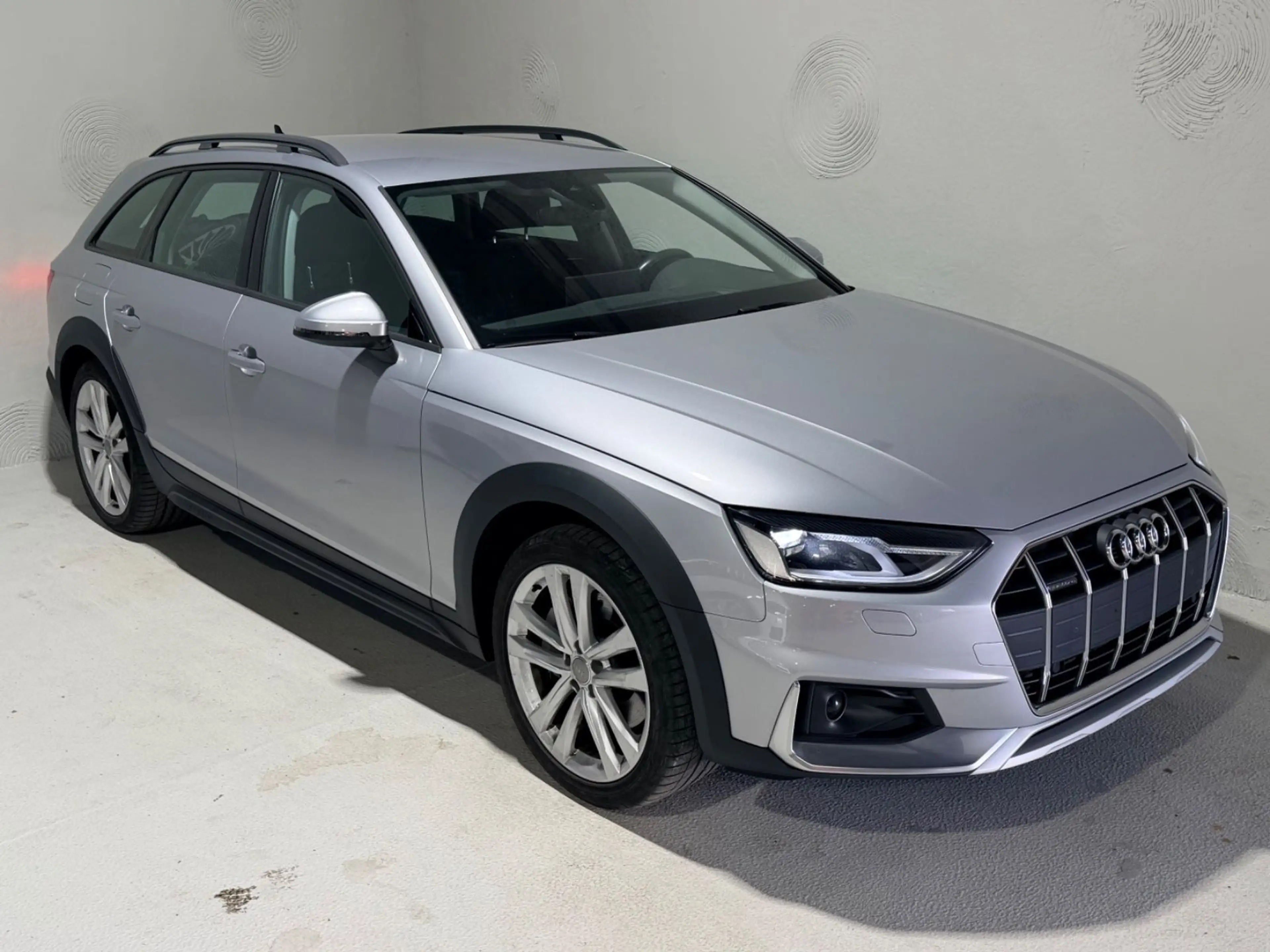 Audi A4 allroad quattro 45 TFSI*LED*AHK*NAVI — photo 4