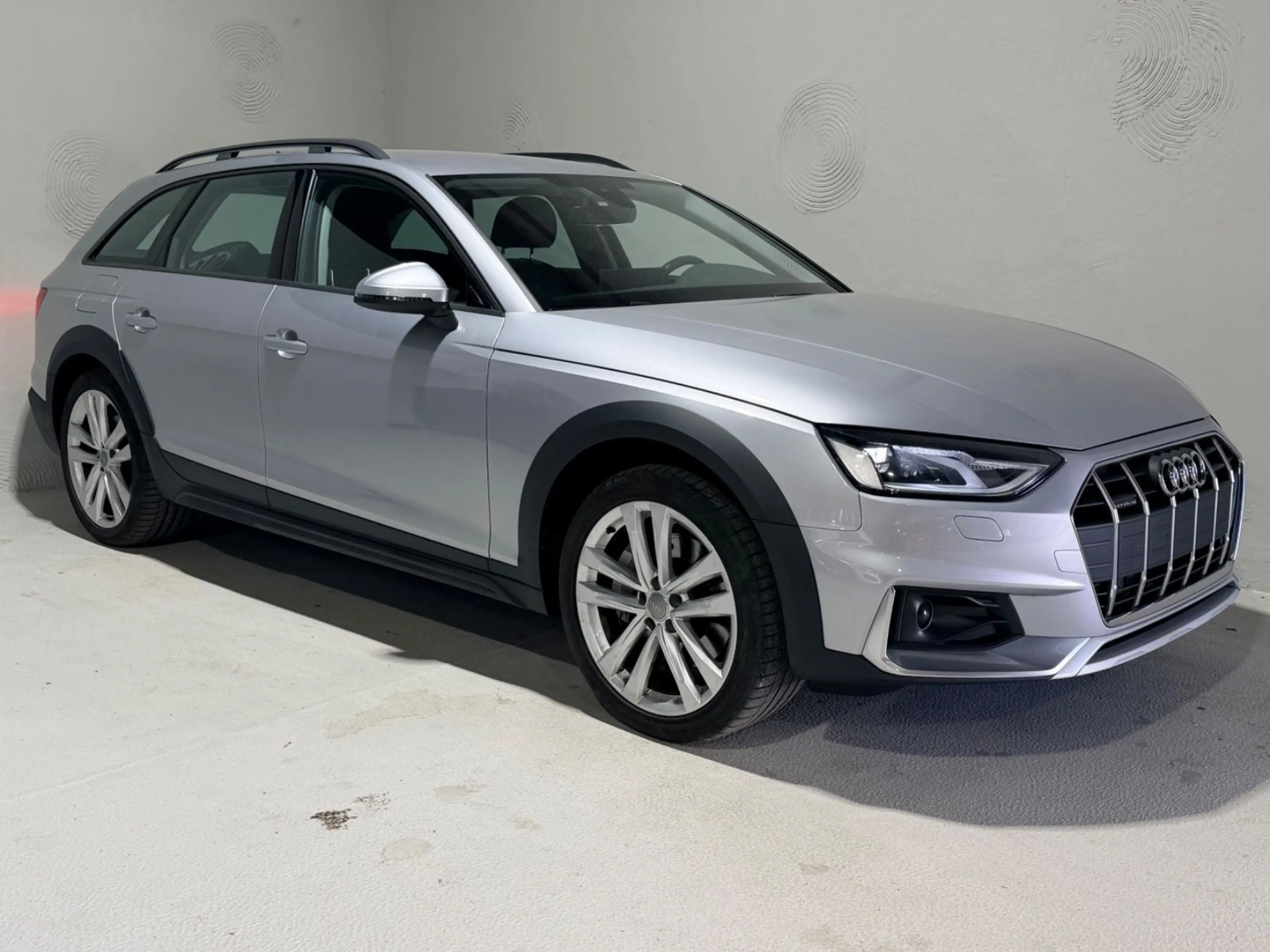Audi A4 allroad quattro 45 TFSI*LED*AHK*NAVI — photo 2