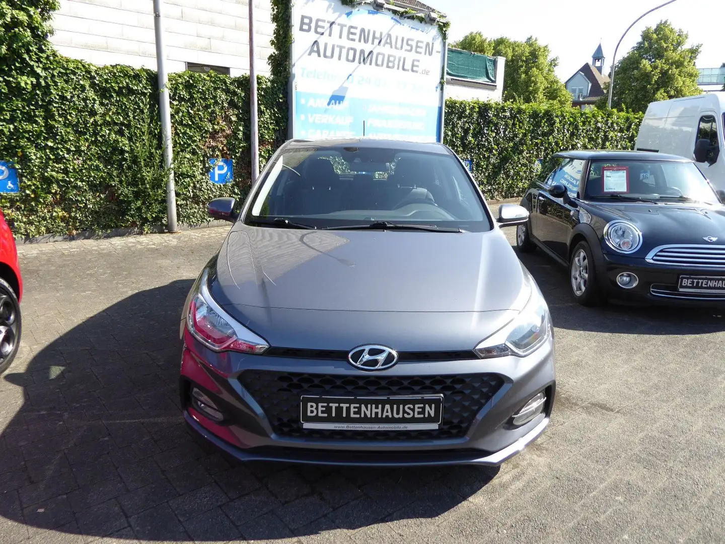 Hyundai i20 erst 49.700 KM!! Navi R-Kamera SHZ Grigio - 2