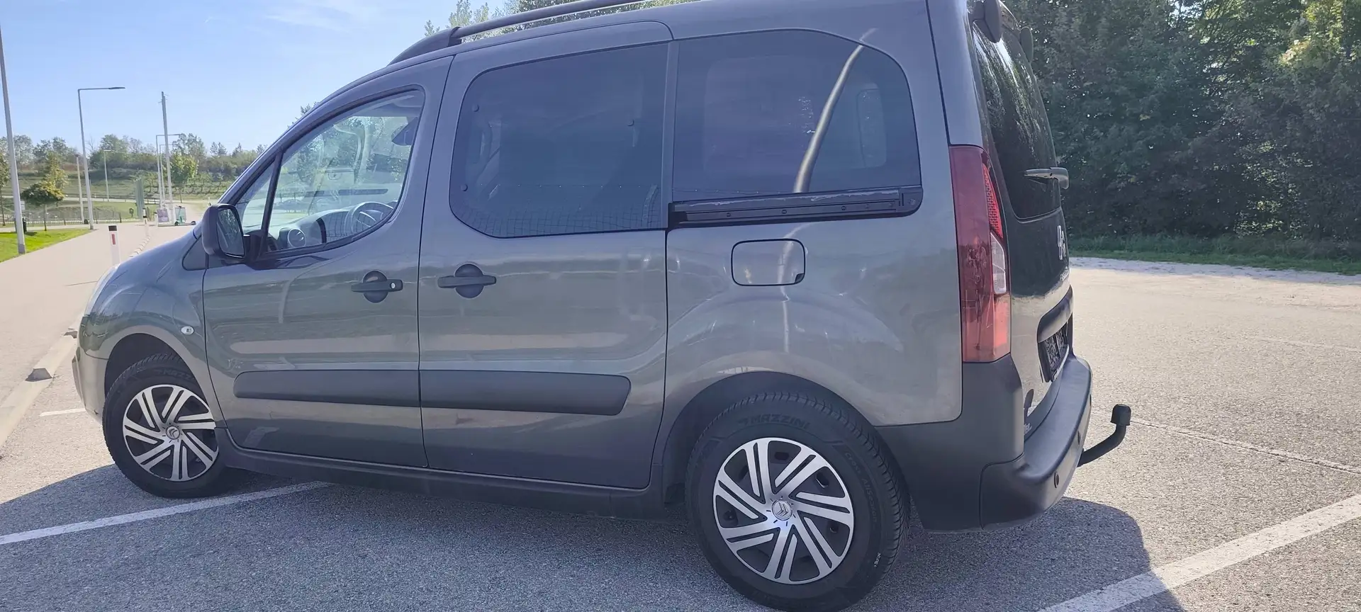 Citroen Berlingo Berlingo Multispace BlueHDi 120 XTR XTR,serv.buch Schwarz - 2