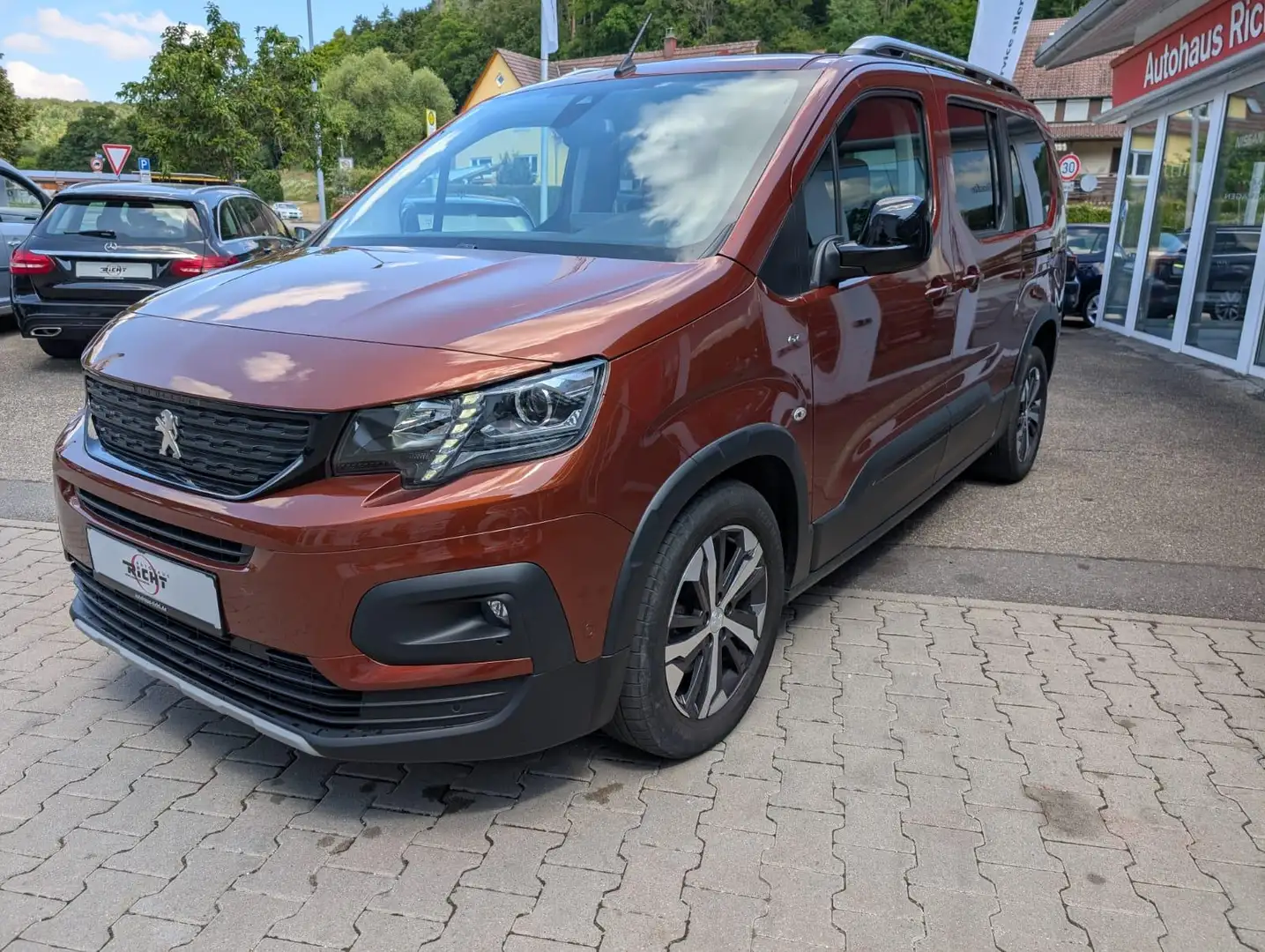 Peugeot Rifter 1.2 EAT8 GT-Line L2 7-Sitzer Navi Kamera SHZ Braun - 2