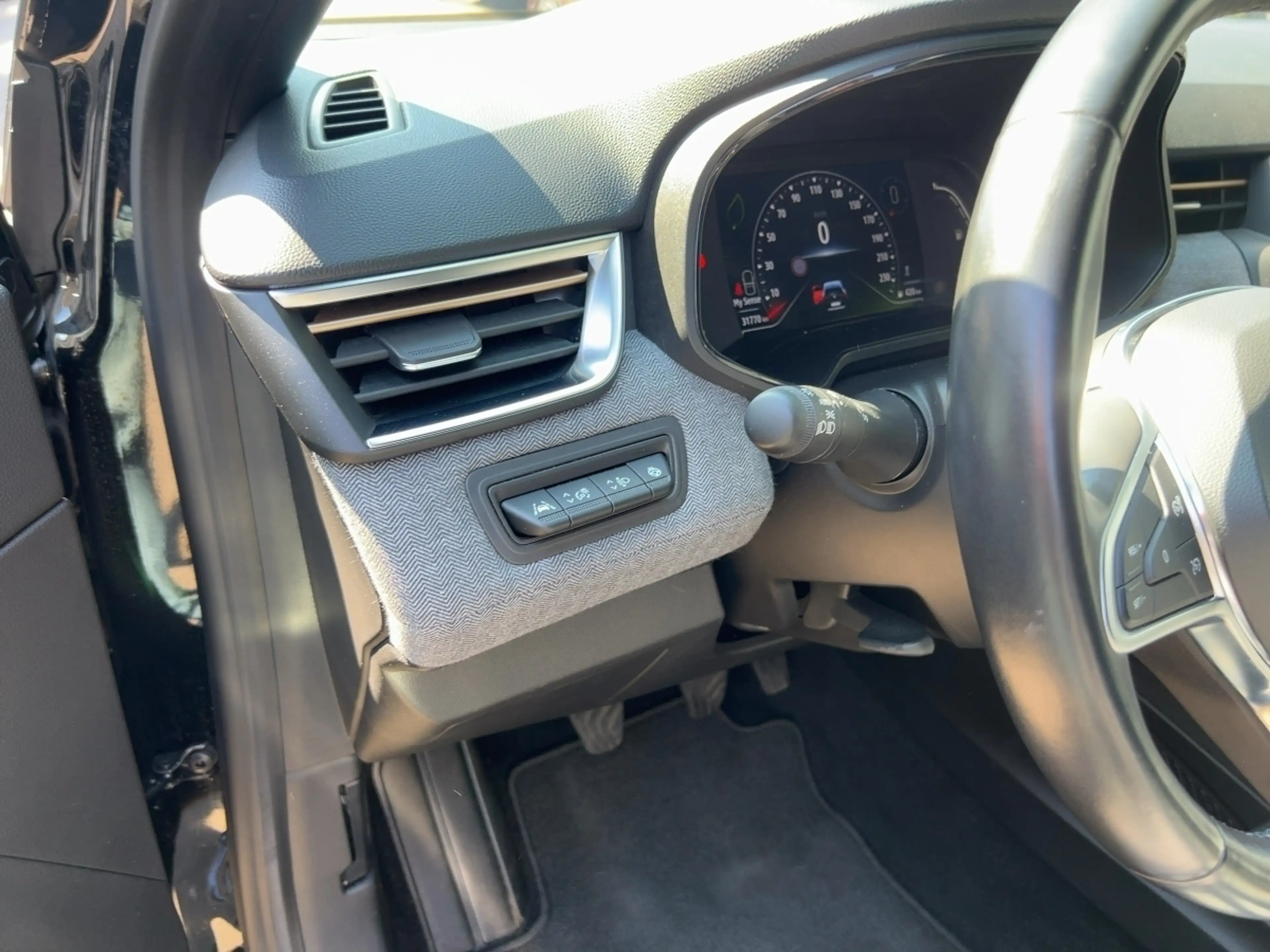Renault Clio LUTECIA TCe 90 SHZ PDC LED KAMERA — photo 13