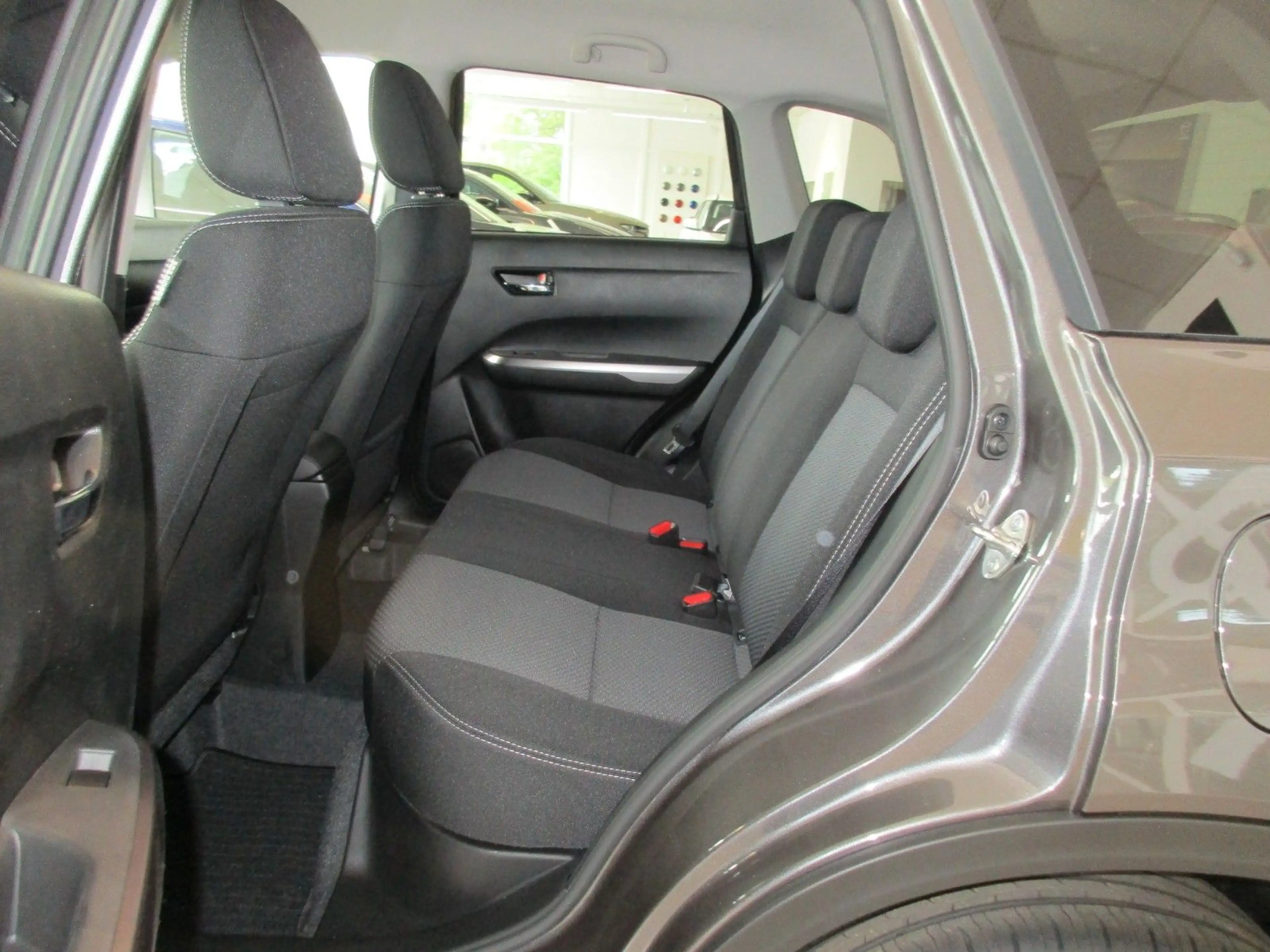 Suzuki Vitara 1.4 Mild-Hybrid Comfort 4x4 — photo 10