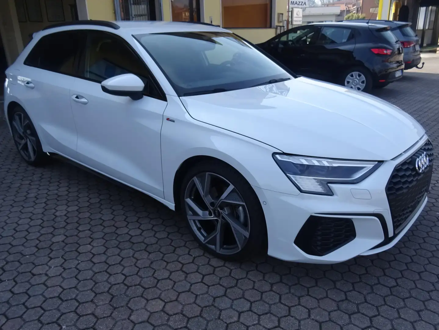 Audi A3 35 2.0 Tdi S tronic S line 150 cv -Matrix-Virtual- Bianco - 1