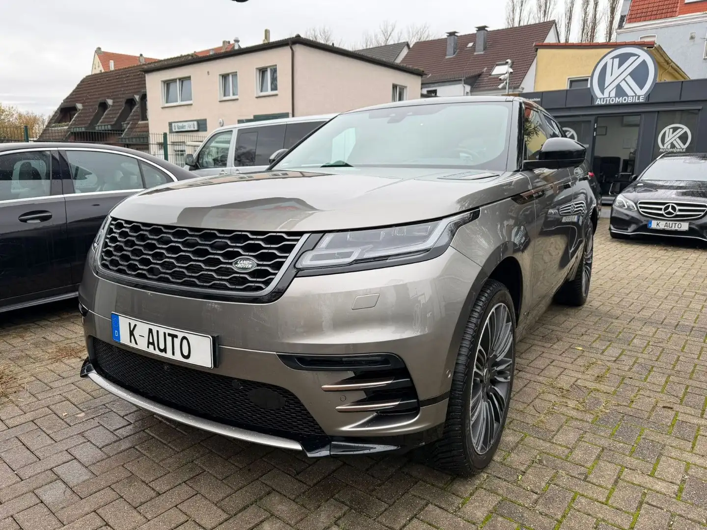 Land Rover Range Rover Velar First Edition R-Dynamic Garant Silber - 2