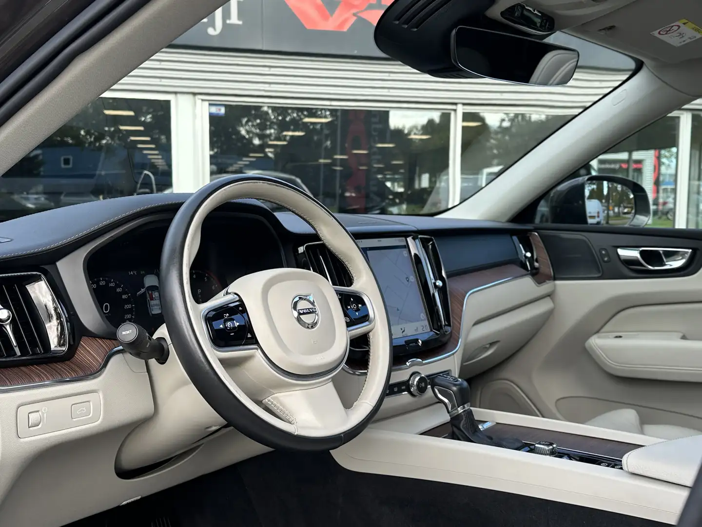 Volvo XC60 2.0 T5 Inscription | Panodak | Trekhaak | Luchtver Grijs - 2