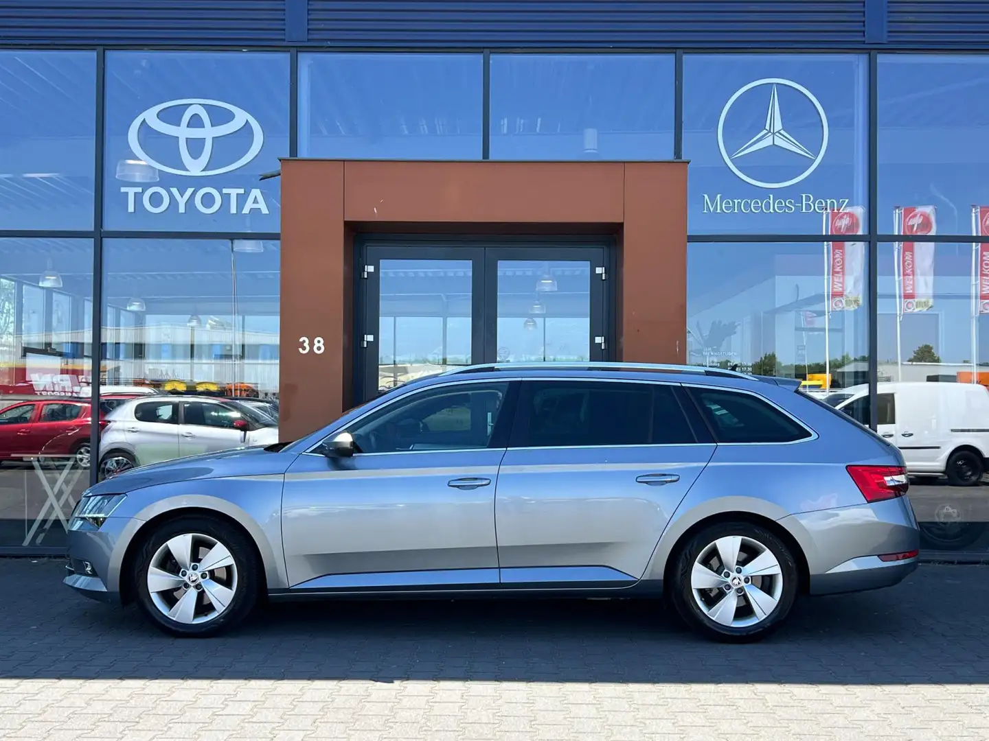 Skoda Superb Combi 1.4TSI ACT AUT.|Carplay|PDC|Navi|Cruise Gris - 2