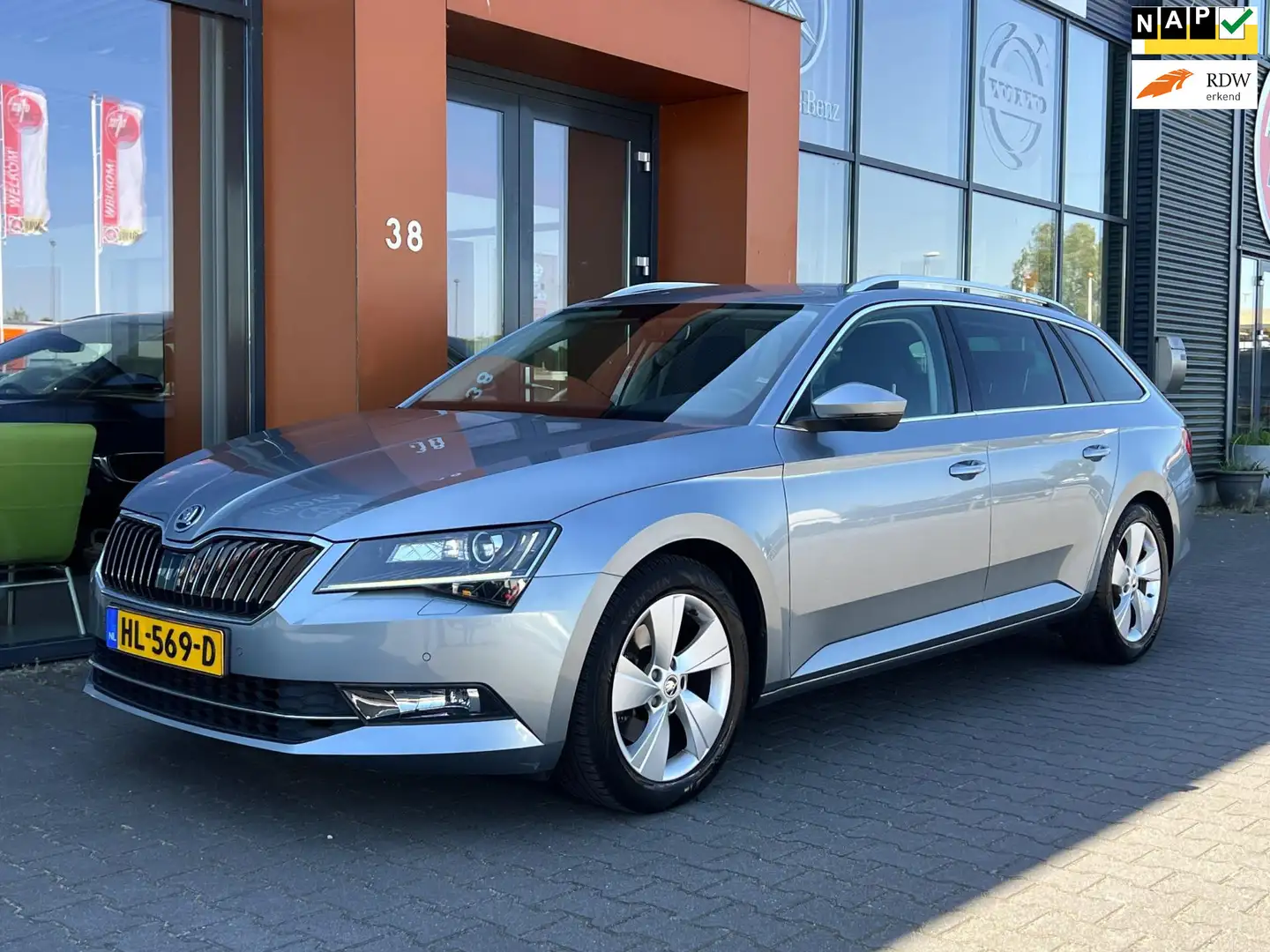 Skoda Superb Combi 1.4TSI ACT AUT.|Carplay|PDC|Navi|Cruise Gris - 1