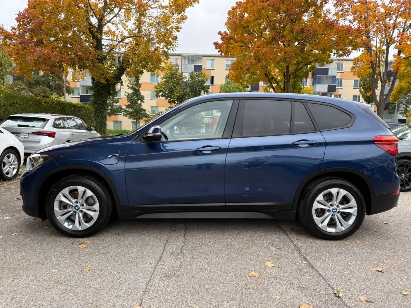 BMW X1 xDrive 25e Advan AUT~Navi~PDC~Carpl~DAB Blauw - 2