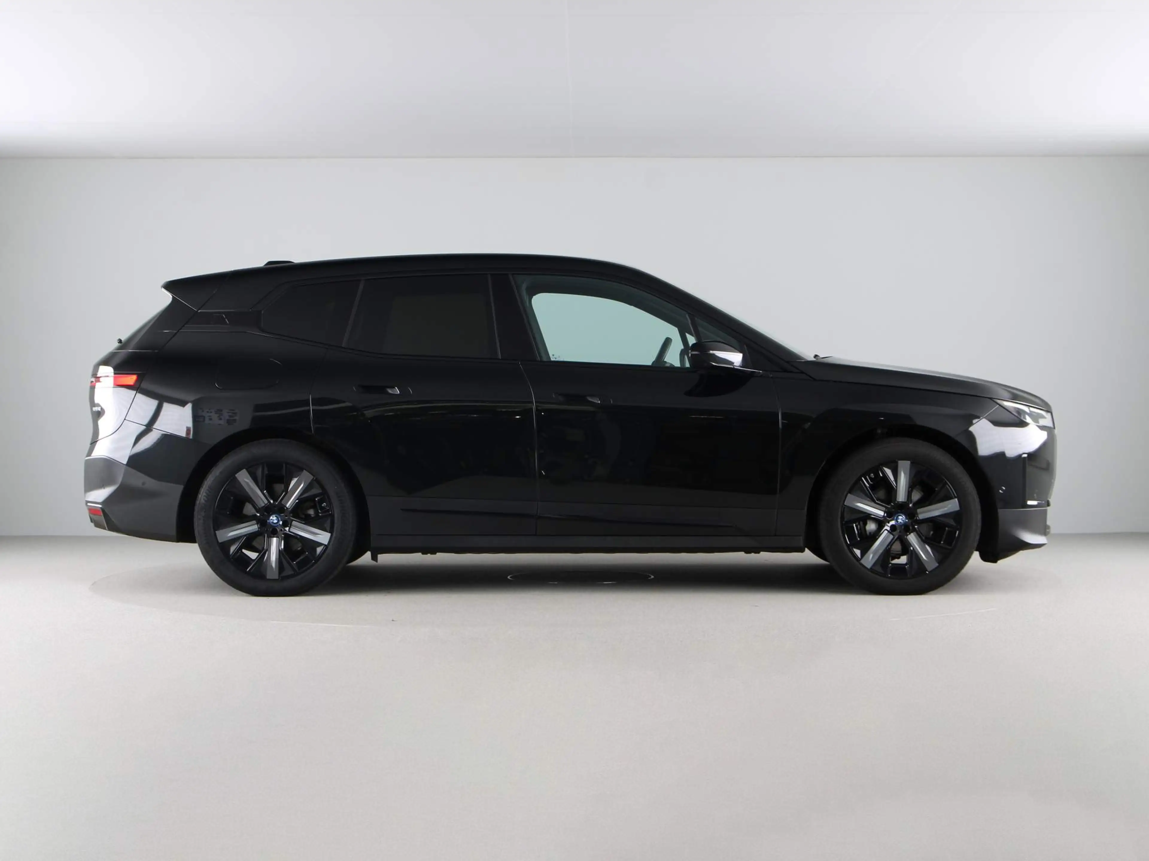 BMW iX xDrive40 Executive — photo 6