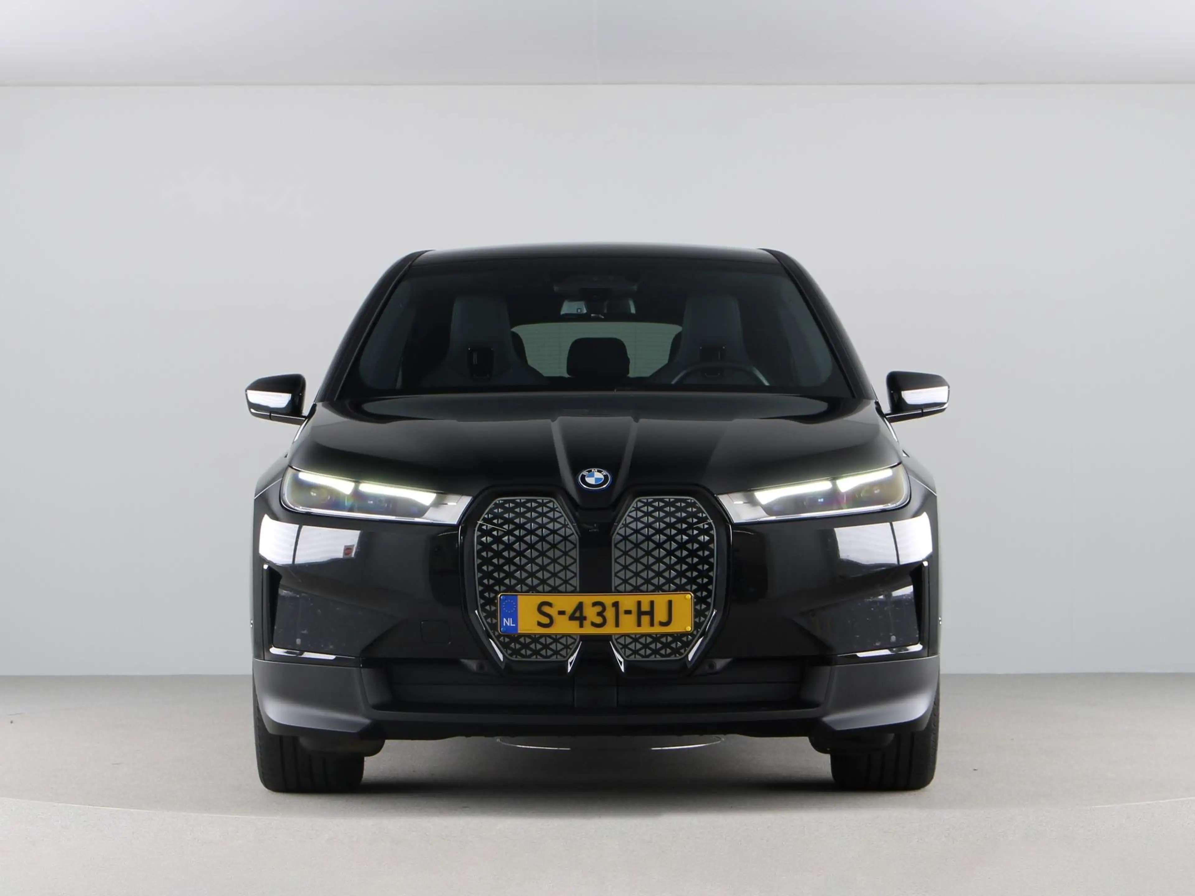 BMW iX xDrive40 Executive — photo 4