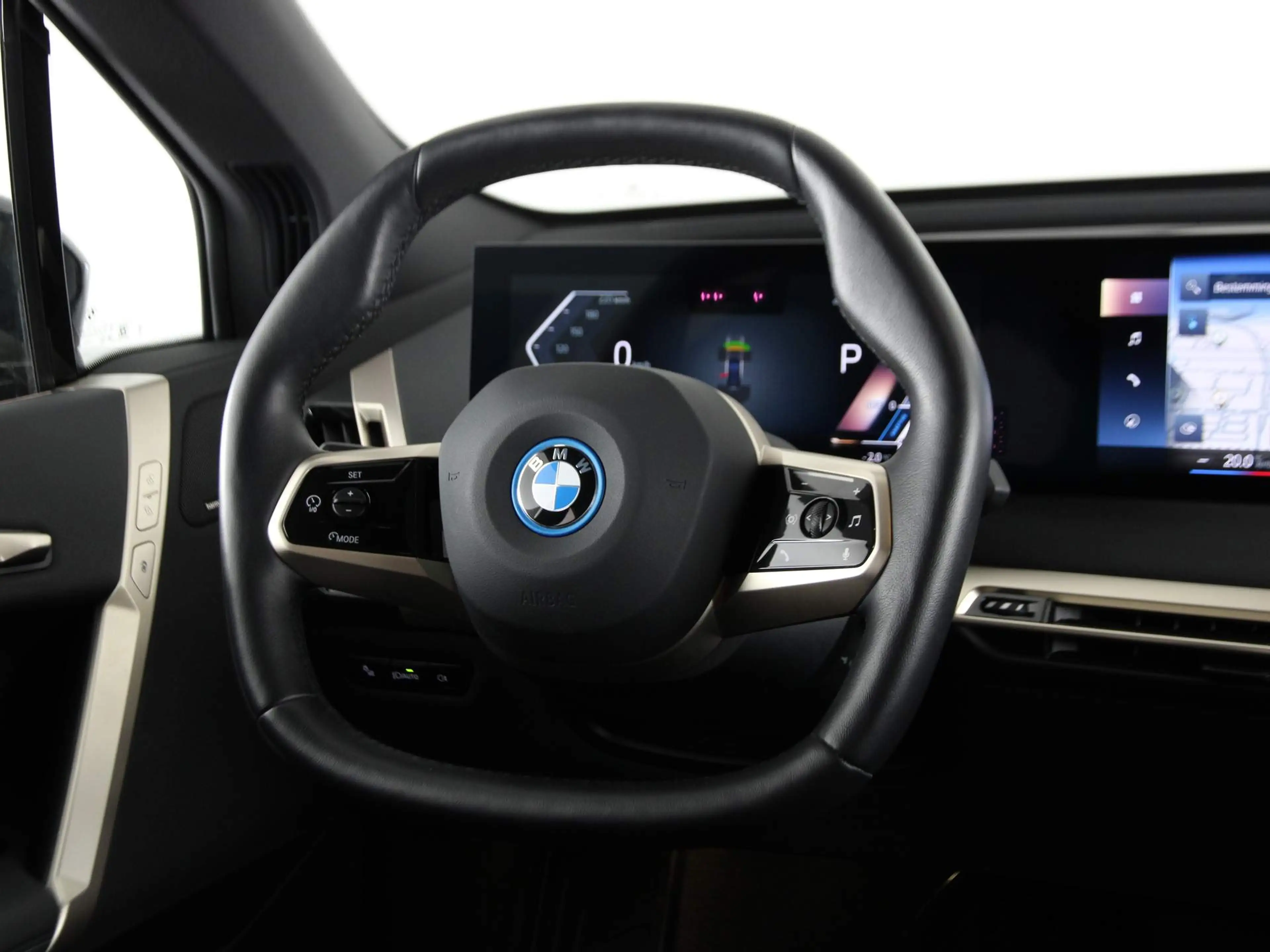 BMW iX xDrive40 Executive — photo 2